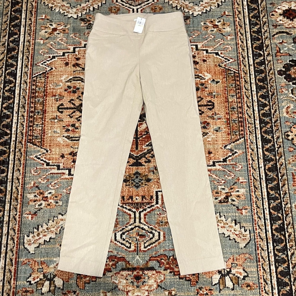 Van Heusen Pull on pants Size 4.